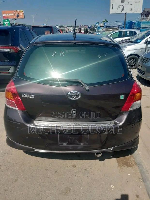 Toyota Yaris 2010 Black