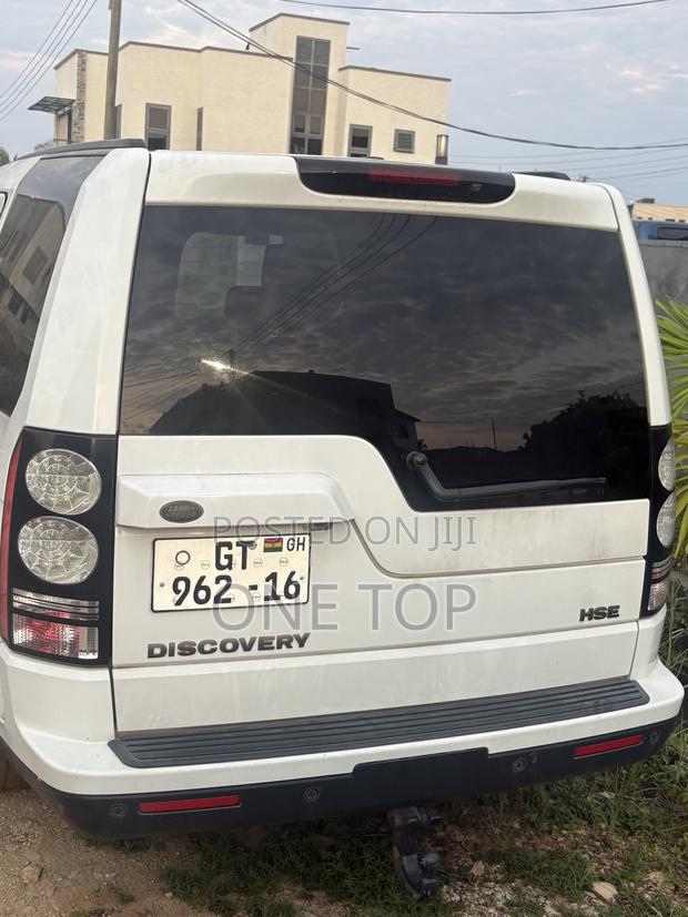 Land Rover Discovery 2015 White