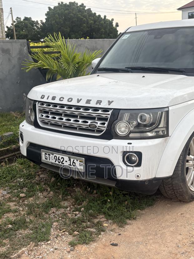 Land Rover Discovery 2015 White
