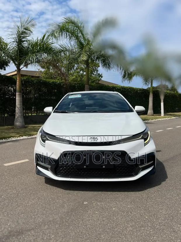 Toyota Corolla XSE 2021 White