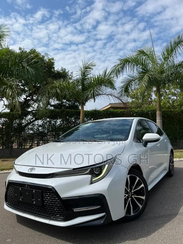 Toyota Corolla XSE 2021 White
