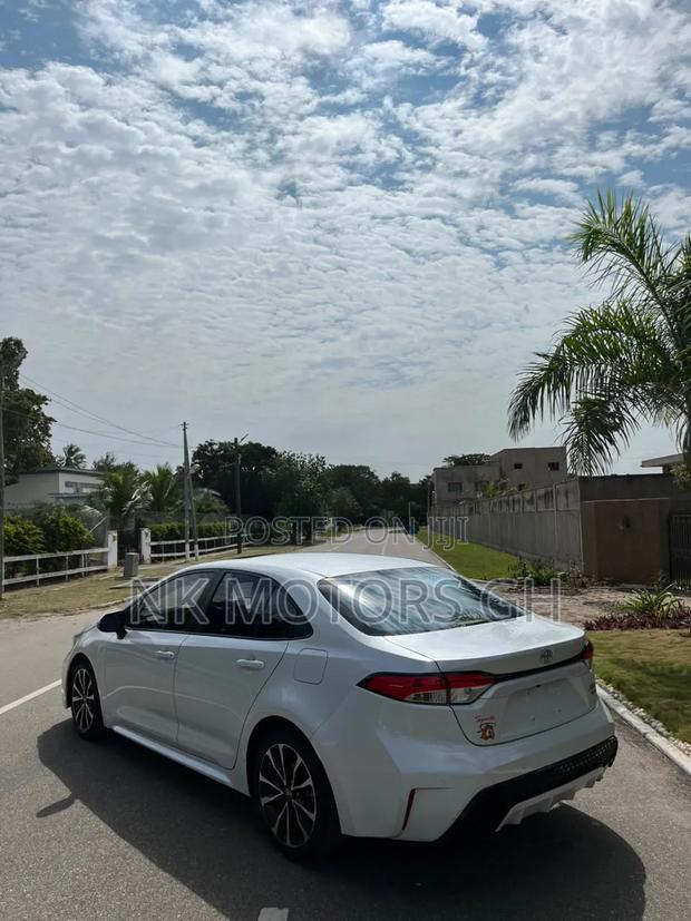 Toyota Corolla XSE 2021 White