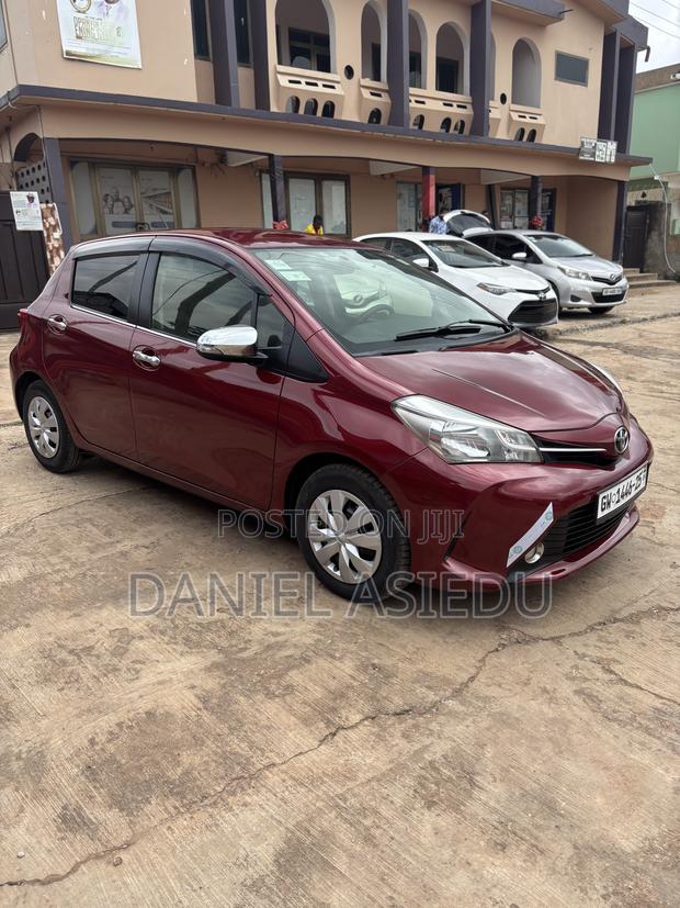 Toyota Vitz 2015 Burgundy