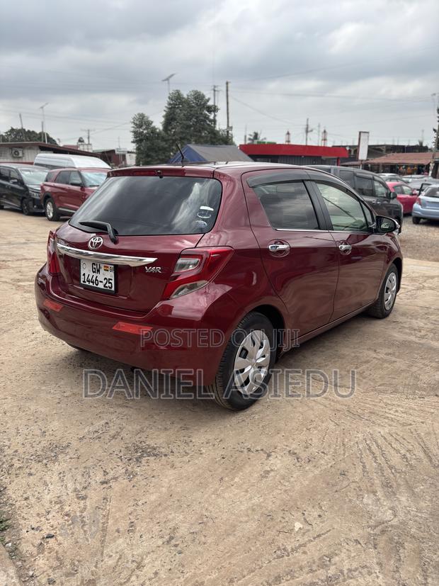 Toyota Vitz 2015 Burgundy