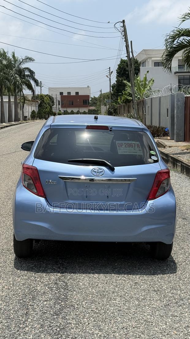 Toyota Vitz 1.3 AWD 5dr 2014 Blue
