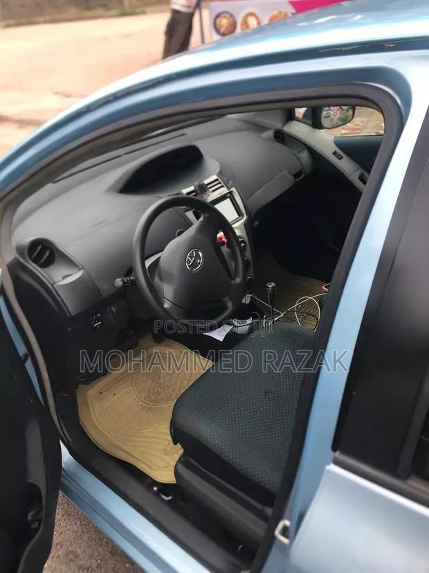 Toyota Vitz 2010 Blue