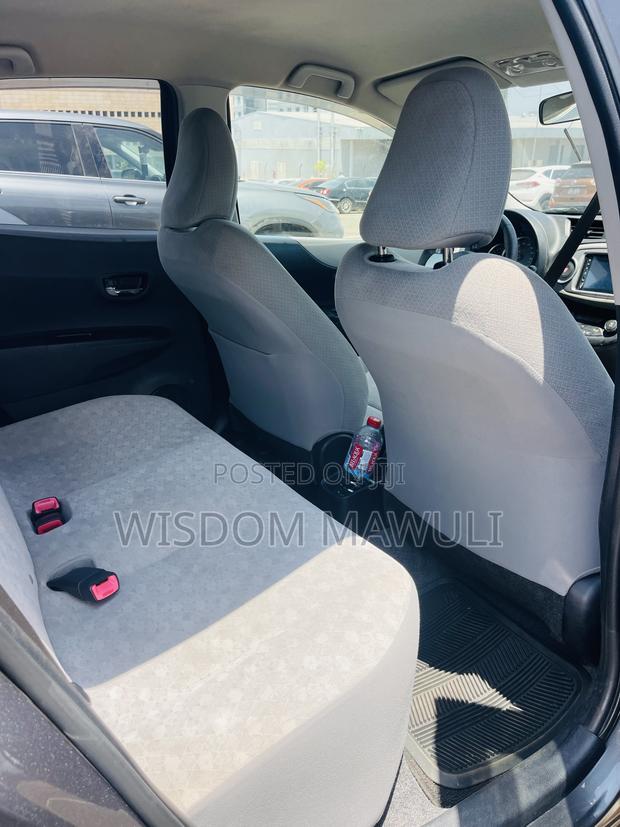 Toyota Vitz 2013 Silver