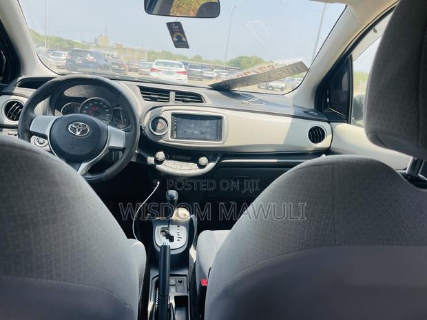 Toyota Vitz 2013 Silver