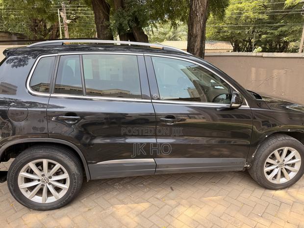 Volkswagen Tiguan 2.0T Wolfsburg Edition FWD 2017 Black
