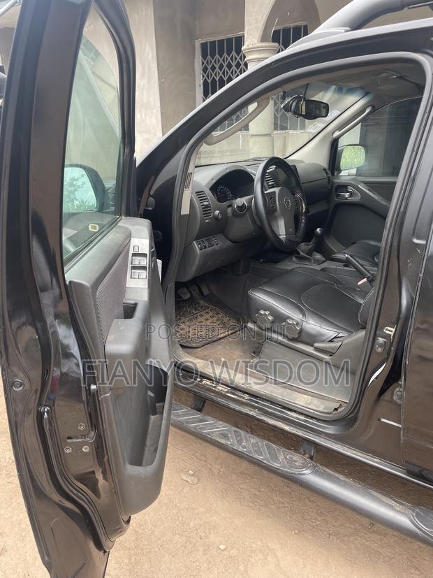 Nissan Navara 2015 Black