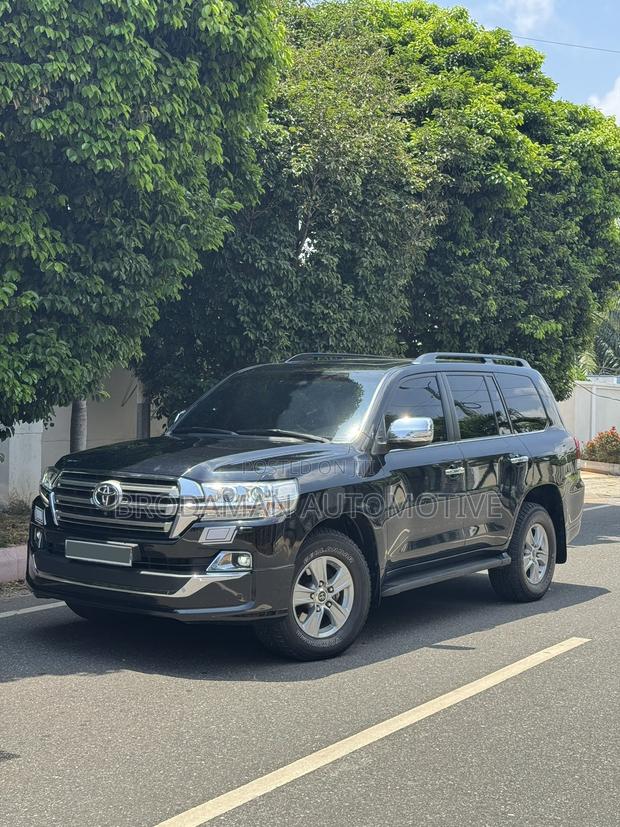 Toyota Land Cruiser 4.5 V8 GXR 2019 Black