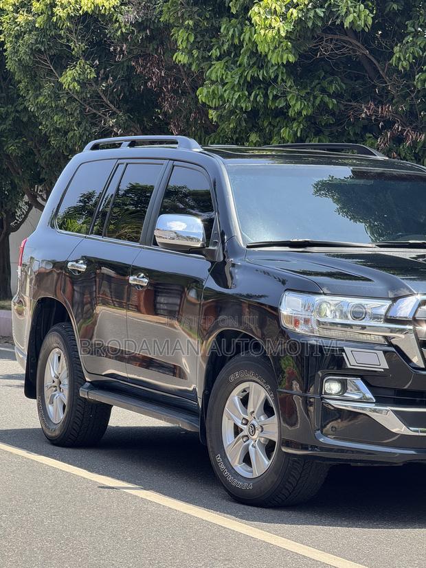 Toyota Land Cruiser 4.5 V8 GXR 2019 Black