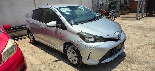 Toyota Vitz 1.0 FWD 5dr 2015 Silver