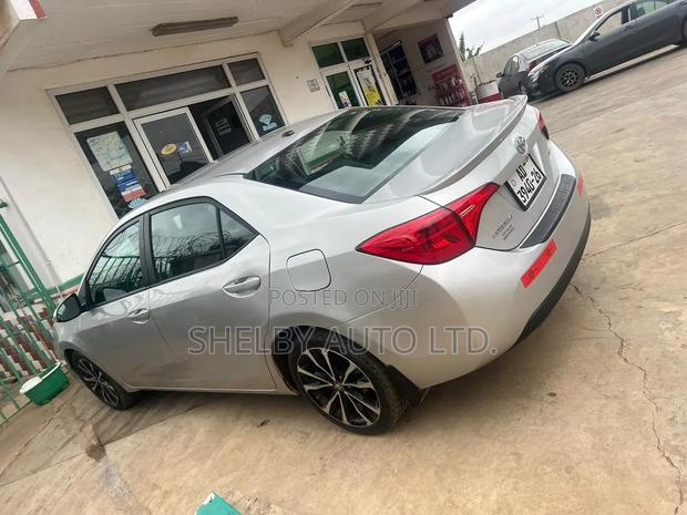 Toyota Corolla SE 4dr Sedan (1.8L 4cyl CVT) 2017 Silver