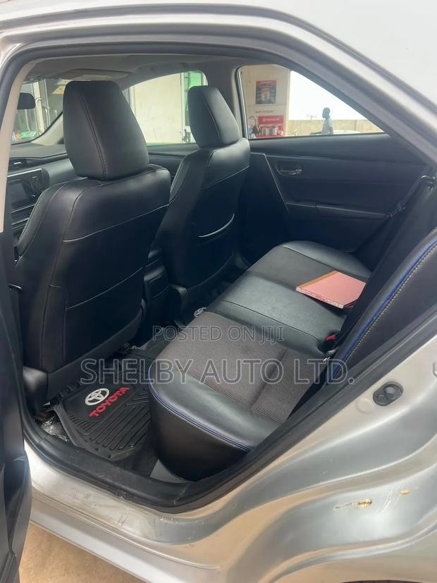 Toyota Corolla SE 4dr Sedan (1.8L 4cyl CVT) 2017 Silver