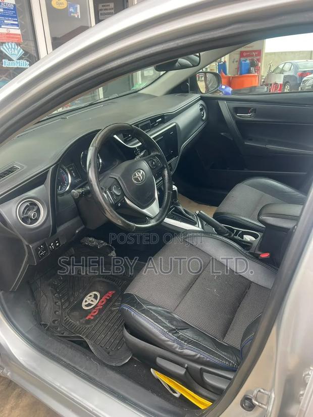 Toyota Corolla SE 4dr Sedan (1.8L 4cyl CVT) 2017 Silver