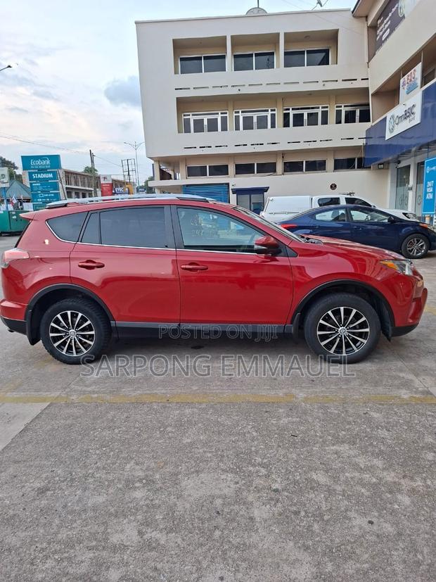 Toyota RAV4 2018 Red