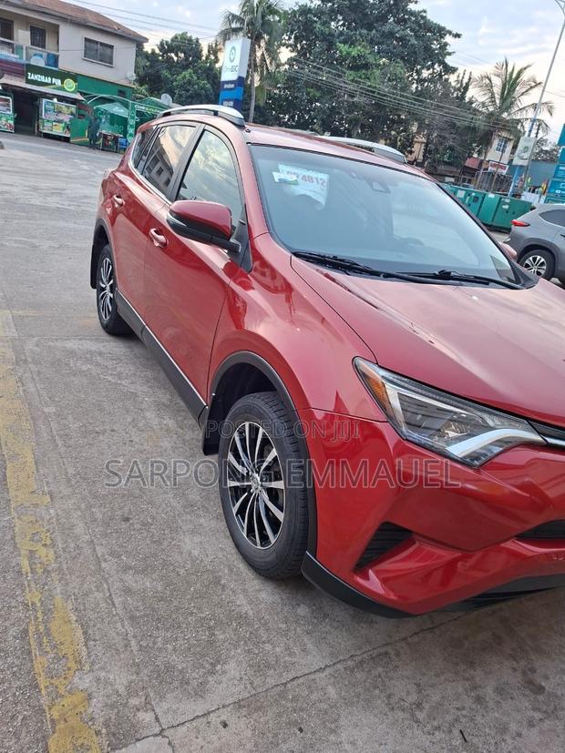 Toyota RAV4 2018 Red