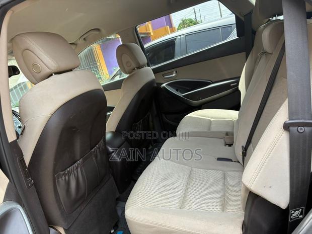 Hyundai Santa Fe SE AWD 2016 Black