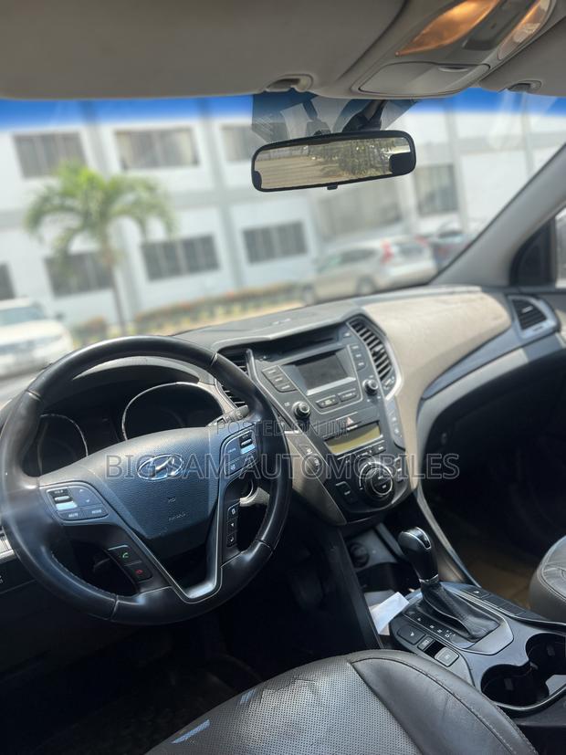 Hyundai Santa Fe 2016 Black