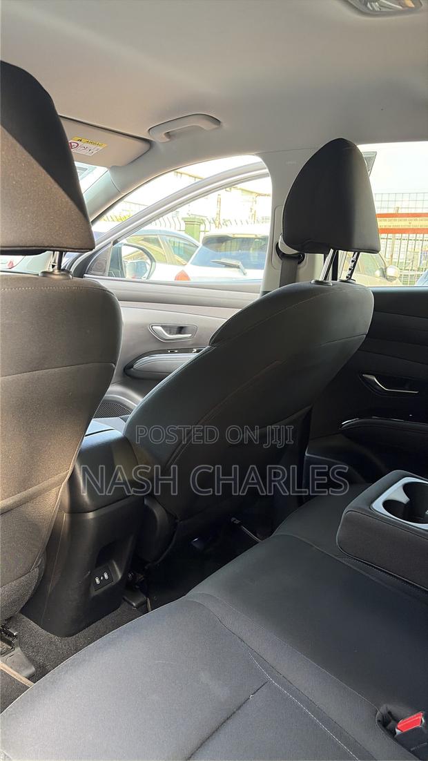 Hyundai Tucson SE AWD 2025 Silver