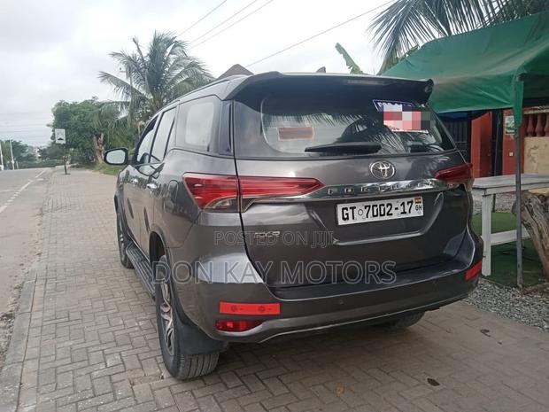 Toyota Fortuner 2.7 AWD 2017 Gray
