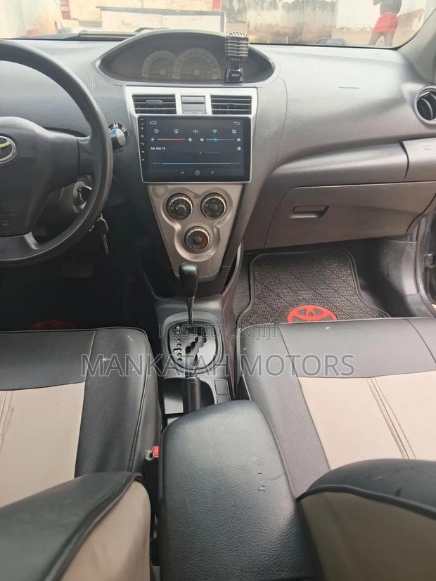Toyota Yaris 2010 Black