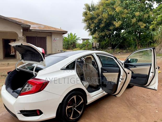 Honda Civic LX 4dr Sedan (2.0L 4cyl) 2016 White