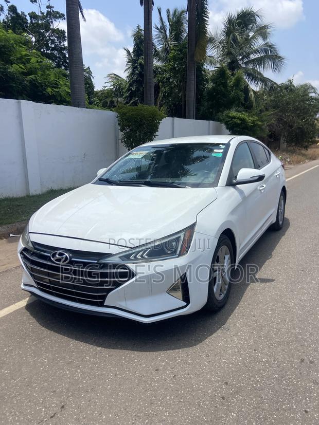 Hyundai Elantra 2019 White