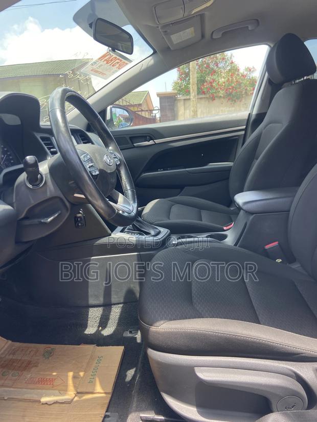 Hyundai Elantra 2019 White