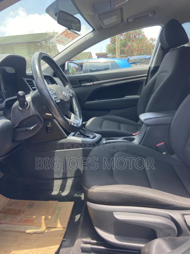 Hyundai Elantra 2019 White