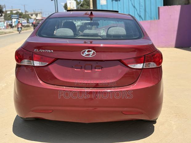 Hyundai Elantra 2013 Red
