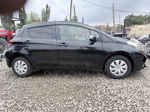 Toyota Vitz 1.3 FWD 5dr 2012 Black