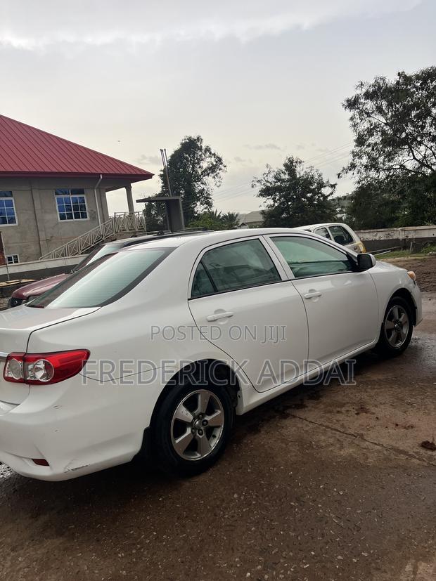 Toyota Corolla LE 4dr Sedan (1.8L 4cyl 4A) 2013 White