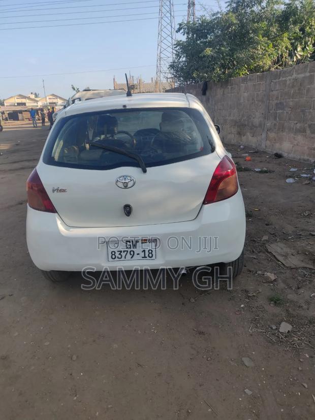 Toyota Vitz 2010 White