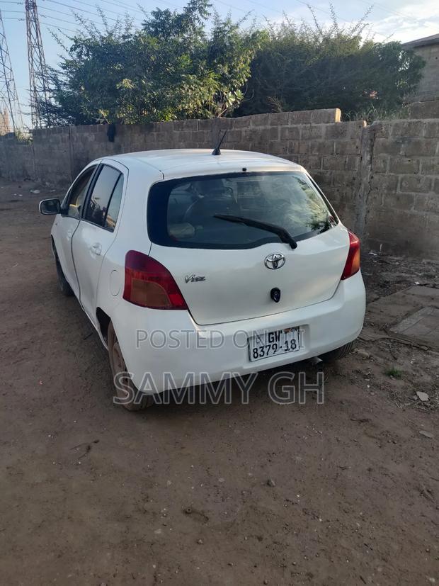 Toyota Vitz 2010 White