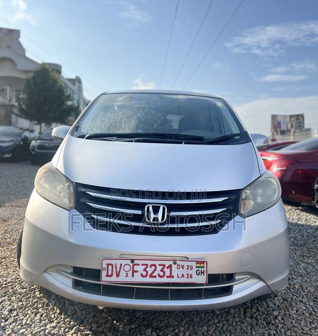 Honda Freed 2017 Silver