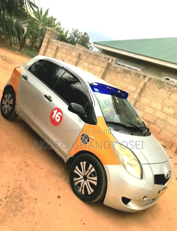 Toyota Yaris 2010 Silver