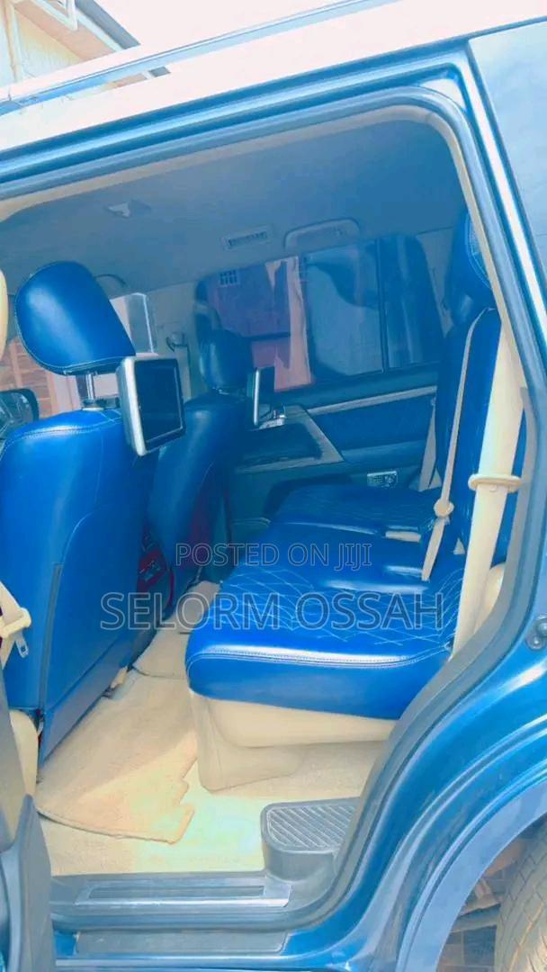 Toyota Land Cruiser 2018 Blue