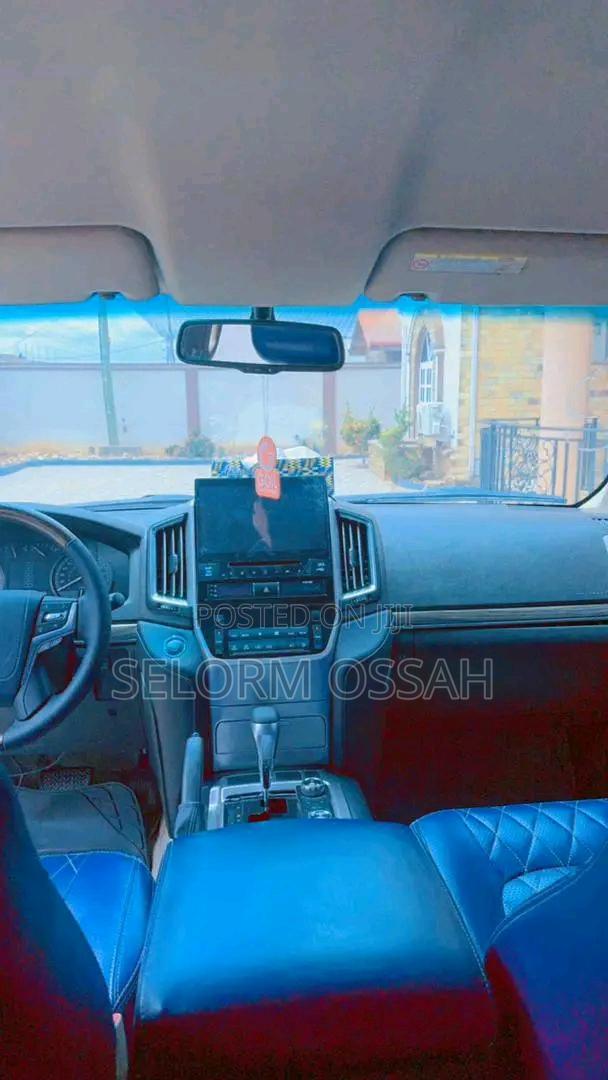 Toyota Land Cruiser 2018 Blue