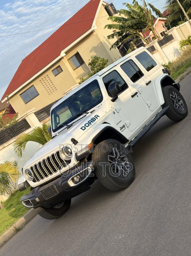 Jeep Wrangler Sahara 4 Door 4x4 2024 White