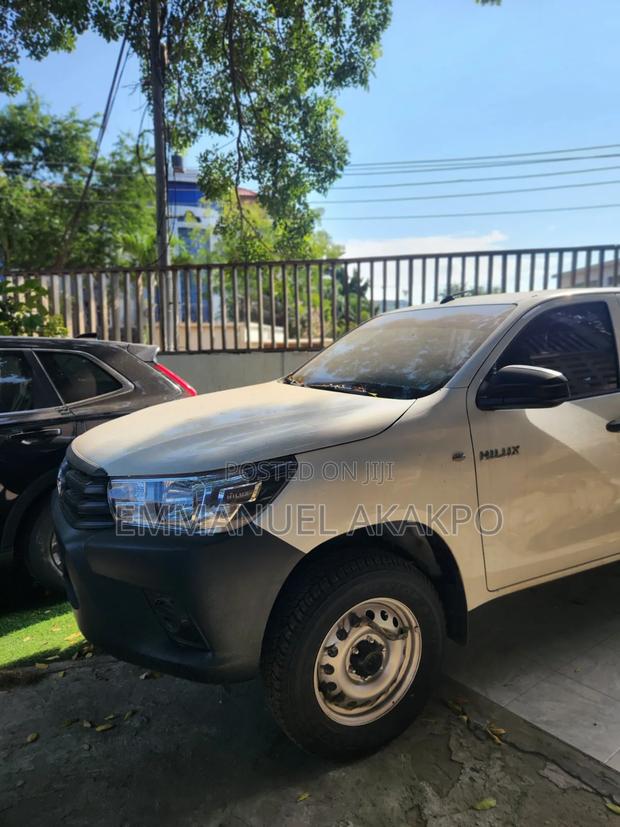 New Toyota Hilux 2025 White