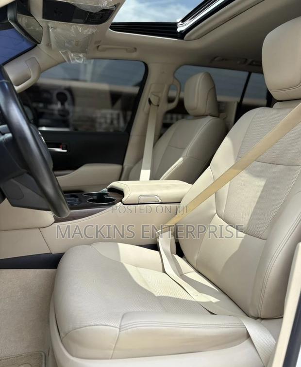 Toyota Land Cruiser 2024 White