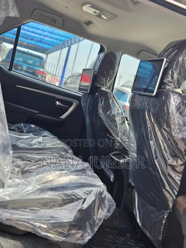 Toyota Fortuner 2024 Brown