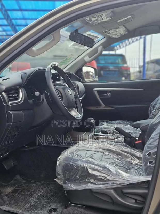 Toyota Fortuner 2024 Brown