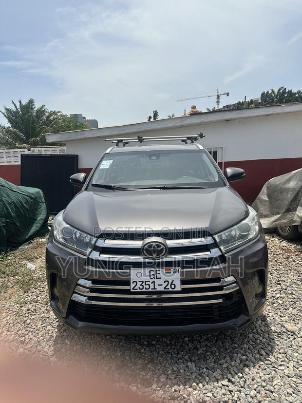 Toyota Highlander Limited 2019 Gray