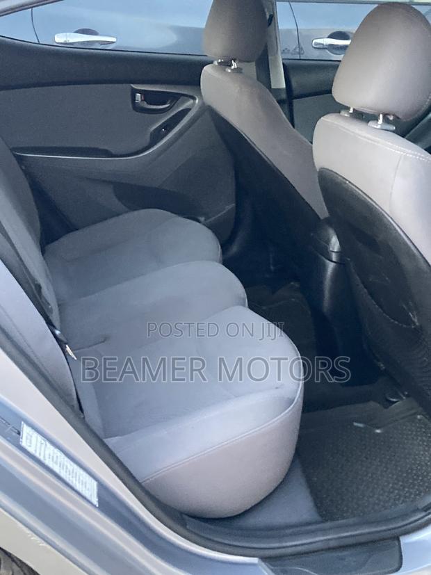 Hyundai Elantra SE Sedan FWD (1.8L 4cyl 6A) 2016 Silver