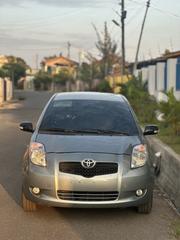 Toyota Yaris Base Sedan 4dr 2010 Silver for sale