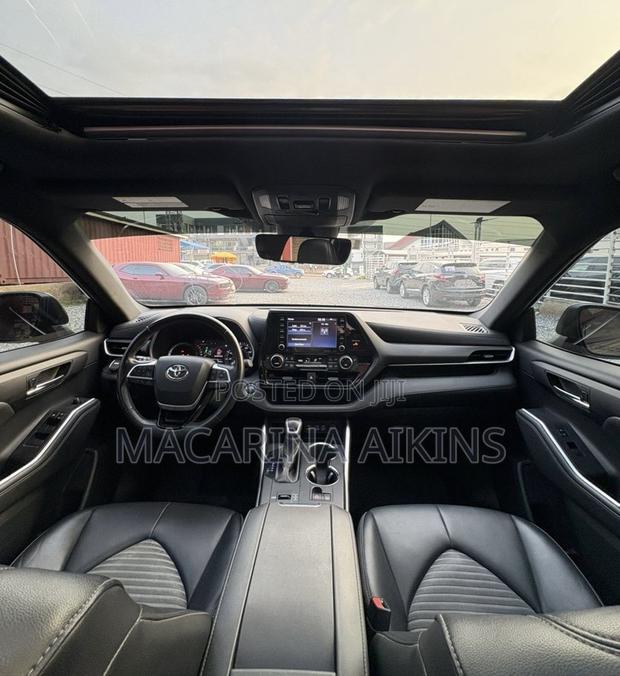 Toyota Highlander XSE 2022 Gray