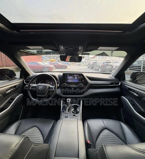 Toyota Highlander XSE 2022 Gray